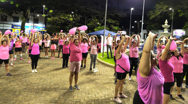 Foto 40: Caminhada e Passeio Ciclístico em prol do Outubro Rosa