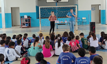 Foto 47: Alunos e usuários recebem orientações sobre prevenção e controle do diabetes 