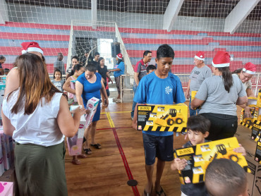 Foto 121: Especial de Natal: entrega de brinquedos