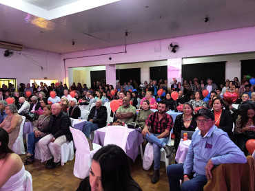 Foto 228: Candidata de Quatá vence Concurso Miss Terceira Idade Regional 2025