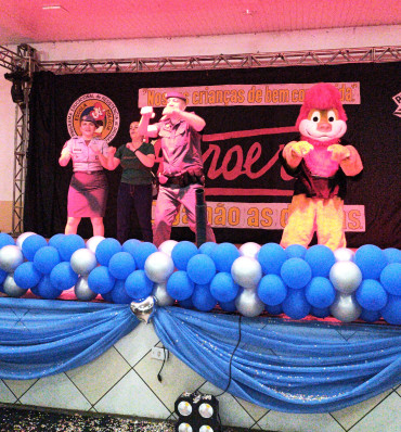 Foto 232: Alunos dos 5º anos de Escolas Municipais recebem certificado do Proerd