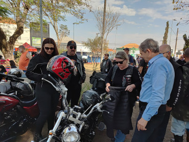 Foto 104: 3º Encontro de Carros Antigos e Motociclistas reúne centenas de expositores em Quatá