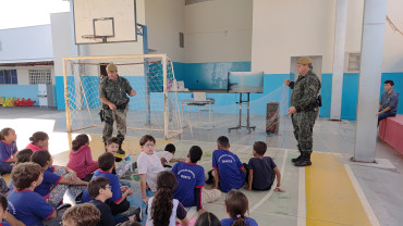 Foto 13: Palestra de conscientização sobre o combate ao tráfico de animais silvestres