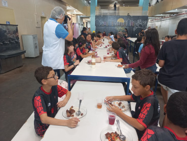 Foto 127: Churrasco marca as comemorações alusivas ao Dia das Crianças