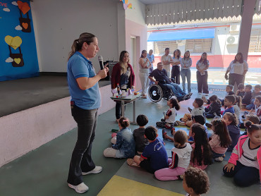 Foto 58: Alunos e usuários recebem orientações sobre prevenção e controle do diabetes 