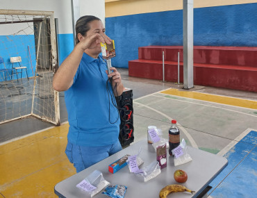 Foto 17: Alunos e usuários recebem orientações sobre prevenção e controle do diabetes 