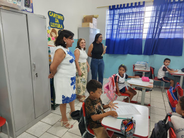 Foto 218: Volta às Aulas em Quatá: Alunos recebem Kit Escolar e Mimo especial