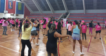 Foto 60: Aulão de Zumba e Ritmos: em especial ao Outubro Rosa!