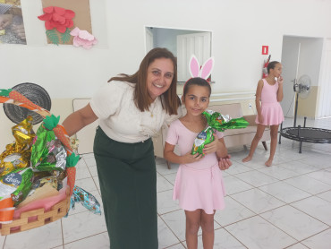 Foto 8: Entrega de Ovos de Páscoa 2025
