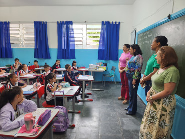 Foto 71: Volta às Aulas em Quatá: Alunos recebem Kit Escolar e Mimo especial