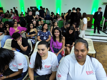 Foto 49: Moda e consciência ambiental é destaque em desfile da Etec