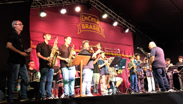 Foto 78: Quatá recebe Palco Móvel Emcena Brasil Edição Certame