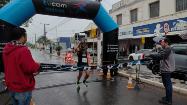 Foto 16: 5ª TVCom Running - Corrida de Pedestres em comemoração ao aniversário de Quatá