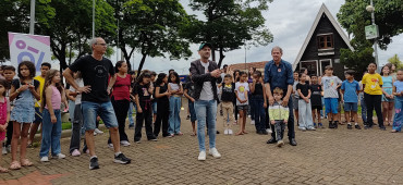 Foto 17: Guri comemora 30 anos com flashmob simultâneo em 70 cidades