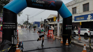 Foto 33: 5ª TVCom Running - Corrida de Pedestres em comemoração ao aniversário de Quatá