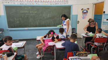 Foto 208: Volta às Aulas em Quatá: Alunos recebem Kit Escolar e Mimo especial