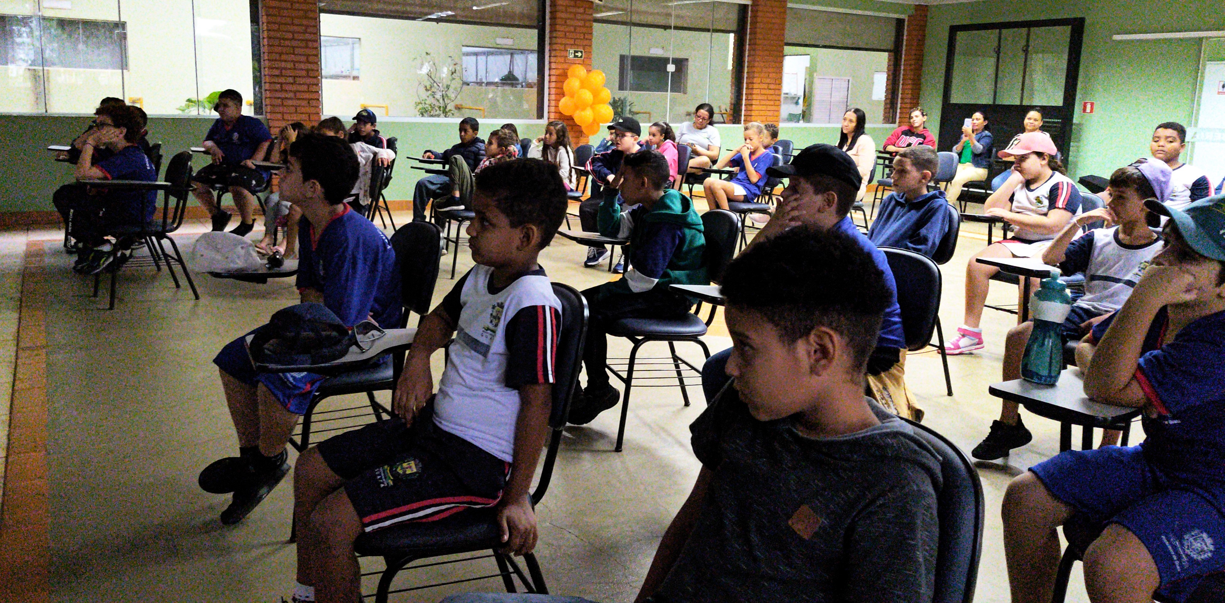 Foto 16: Prefeitura de Quata e Usina Ibéria promovem ação educativa para conservação de aves ameaçadas   