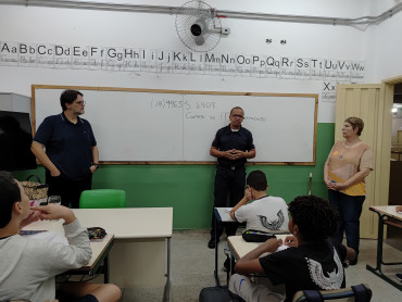 Foto 2: Guarda Municipal de Quatá realiza visita à Escola Chiquinho