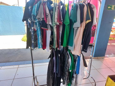 Foto 54: Fundo Social de Solidariedade e Secretaria de Promoção Social realizam Varal Solidário especial de Natal