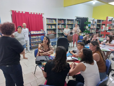 Foto 206: Quatá recebe Palco Móvel Emcena Brasil Edição Certame
