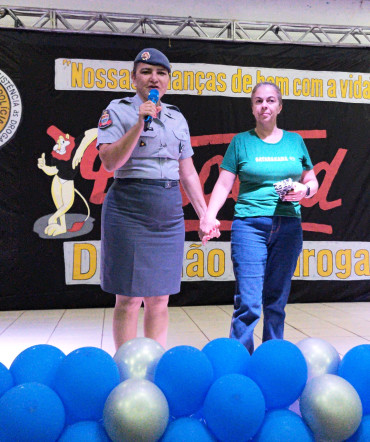 Foto 223: Alunos dos 5º anos de Escolas Municipais recebem certificado do Proerd