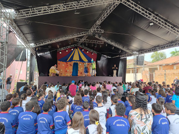 Foto 175: Quatá recebe Palco Móvel Emcena Brasil Edição Certame