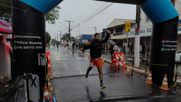 Foto 32: 5ª TVCom Running - Corrida de Pedestres em comemoração ao aniversário de Quatá