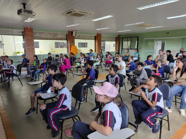 Foto 53: Prefeitura de Quata e Usina Ibéria promovem ação educativa para conservação de aves ameaçadas   