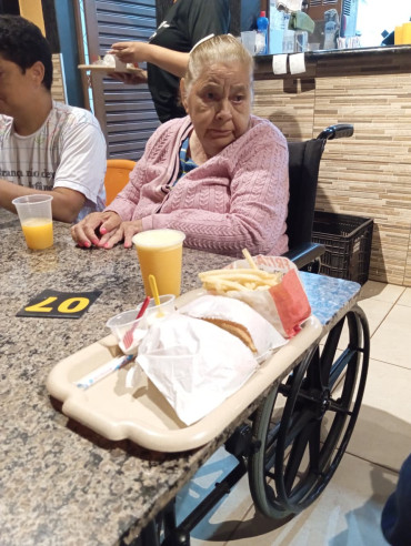 Foto 11: Residência Terapêutica comemora com os aniversariantes do mês de Outubro