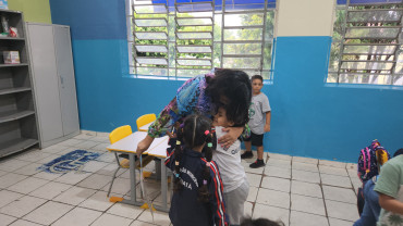 Foto 46: Volta às Aulas em Quatá: Alunos recebem Kit Escolar e Mimo especial