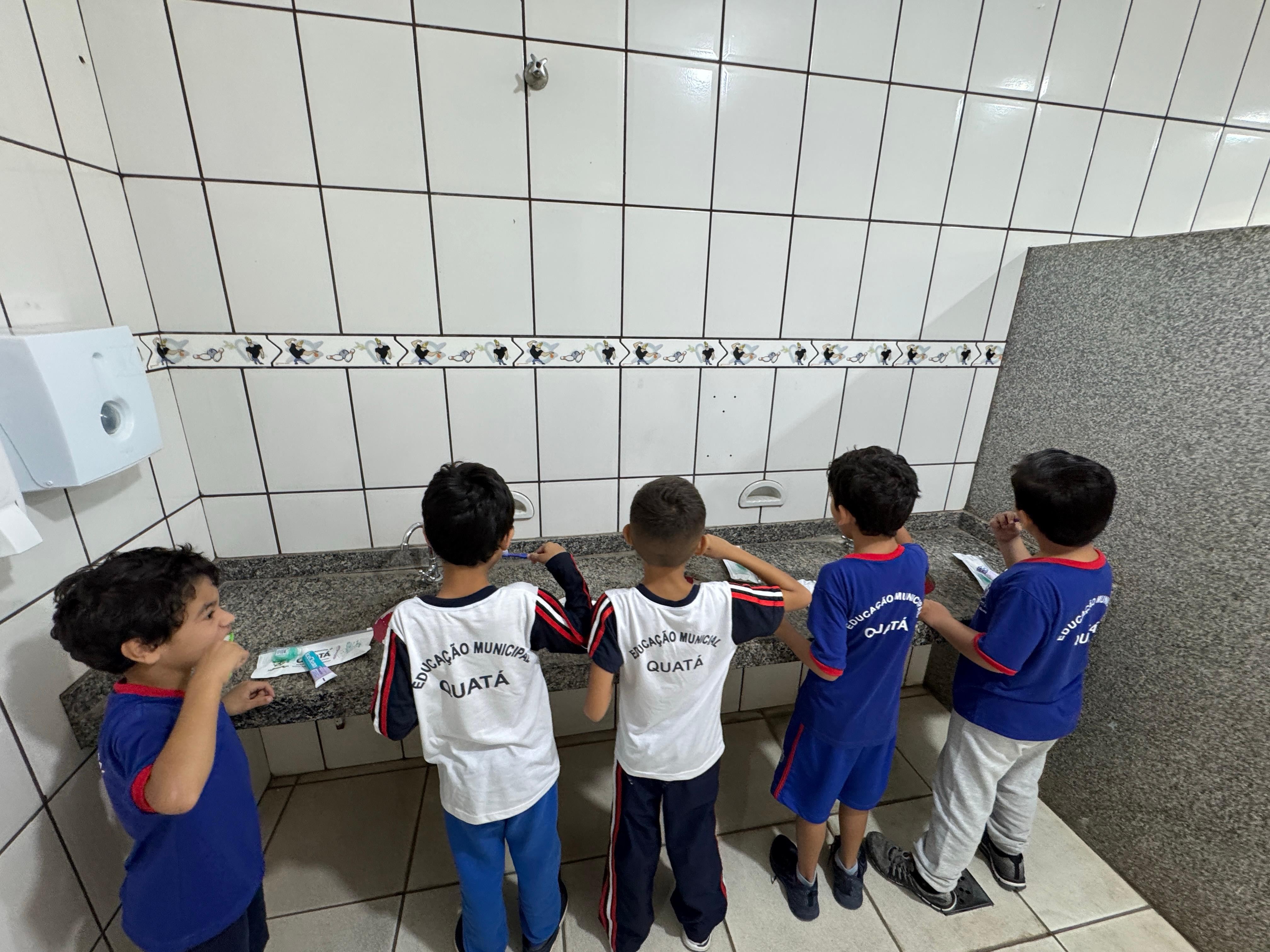 Foto 6: Ações de prevenção em saúde bucal