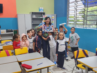 Foto 47: Volta às Aulas em Quatá: Alunos recebem Kit Escolar e Mimo especial
