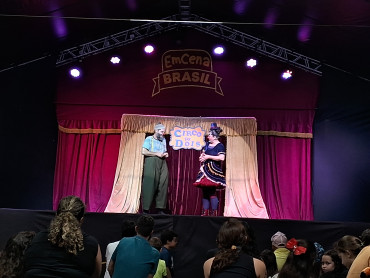 Foto 52: Quatá recebe Palco Móvel Emcena Brasil Edição Certame