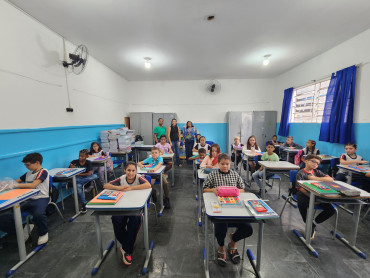 Foto 83: Volta às Aulas em Quatá: Alunos recebem Kit Escolar e Mimo especial