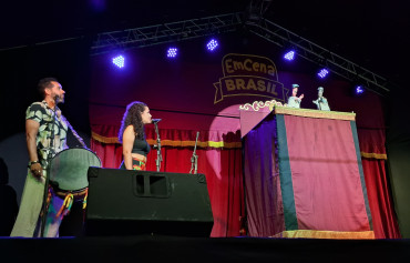 Foto 33: Quatá recebe Palco Móvel Emcena Brasil Edição Certame