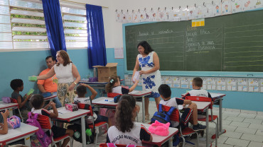Foto 221: Volta às Aulas em Quatá: Alunos recebem Kit Escolar e Mimo especial