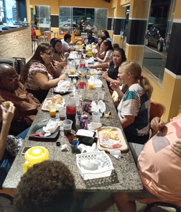 Foto 18: Residência Terapêutica comemora com os aniversariantes do mês de Outubro