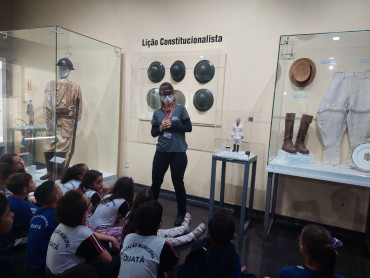 Foto 56: Alunos de Quatá visitam o Museu Índia Vanuíre em Tupã