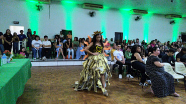 Foto 37: Moda e consciência ambiental é destaque em desfile da Etec