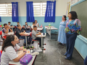 Foto 91: Volta às Aulas em Quatá: Alunos recebem Kit Escolar e Mimo especial
