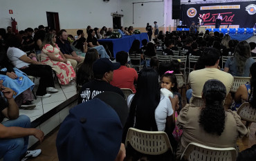 Foto 88: Alunos dos 5º anos de Escolas Municipais recebem certificado do Proerd