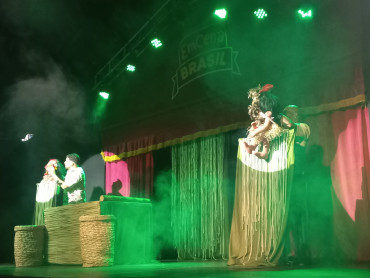 Foto 107: Quatá recebe Palco Móvel Emcena Brasil Edição Certame