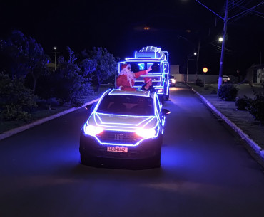 Foto 57: Natal de Luz da G10 Concreto leva carreata natalina às ruas de Quatá