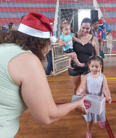Foto 176: Especial de Natal: entrega de brinquedos