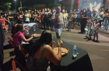 Foto 20: Quatá realiza 1º Concurso: quem Come Mais Pizza e Concurso Arte na Caixa