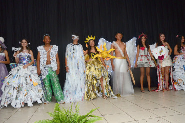 Foto 63: Moda e consciência ambiental é destaque em desfile da Etec
