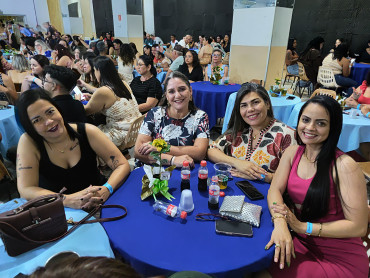 Foto 62: Funcionários Municipais de Quatá são homenageados com festa