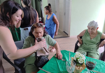 Foto 25: Em clima de Natal, Residência Terapêutica participa de confraternização