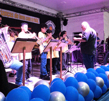 Foto 96: Alunos dos 5º anos de Escolas Municipais recebem certificado do Proerd