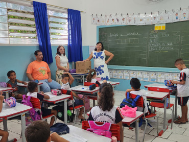 Foto 219: Volta às Aulas em Quatá: Alunos recebem Kit Escolar e Mimo especial